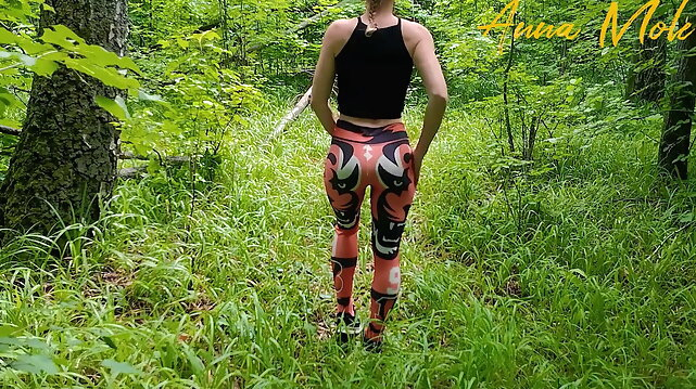 babe Public masturbation, a girl in leggings walks in nature amateur videos